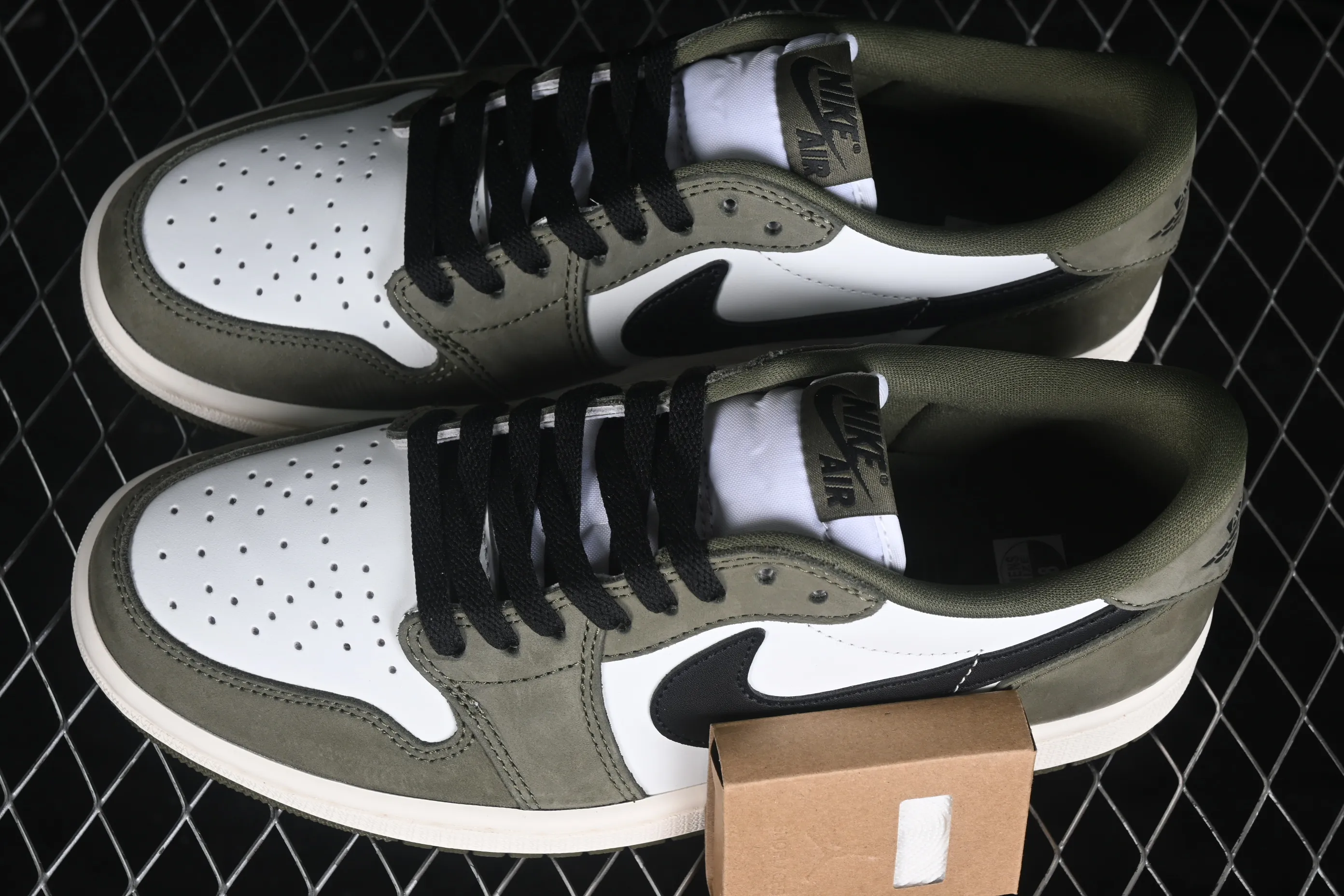 All categories Air Jordan Jordan series basketball shoes Air Jordan 1 Low Air Jordan 1 Low OG "Medium Olive" AJ1 Joe 1 joint model olive green low-top retro cultural basketball shoes HQ6998-200